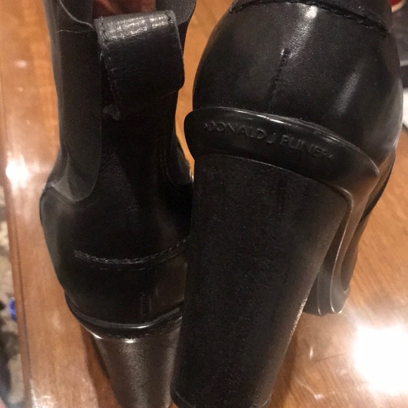 Donald J Pliner Leather 3 inch heels size 9 - Picture 7 of 10